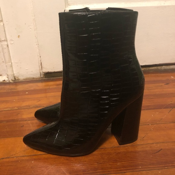Scarlett Pointed Block Heeled Boots in Black - Picture 1 of 2
